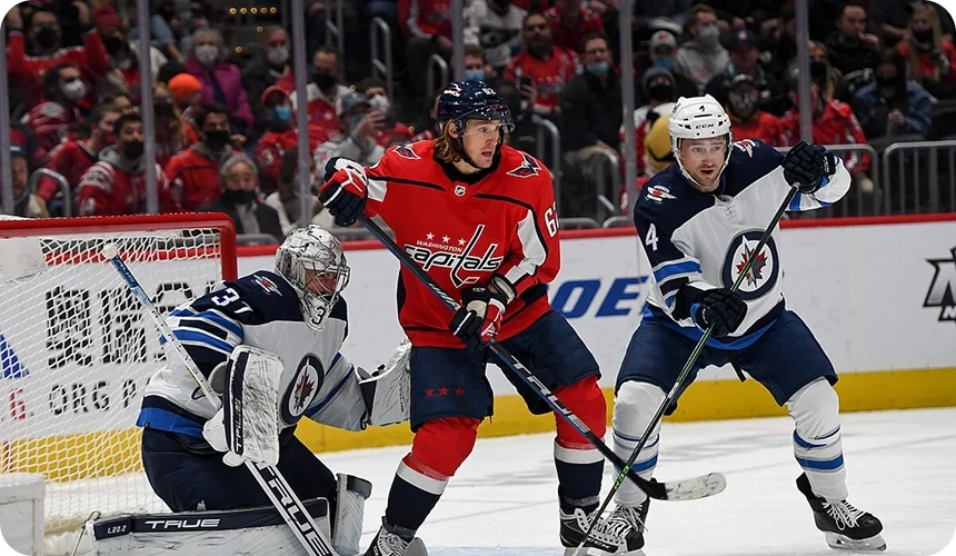 Connor Hellebuyck